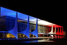 Palacio do Planalto in Brasilia light up in French tricolours to express solidarity 14-11-2015 Palacio do Planalto recebe iluminacao em homenagem a Paris (23057710232).jpg