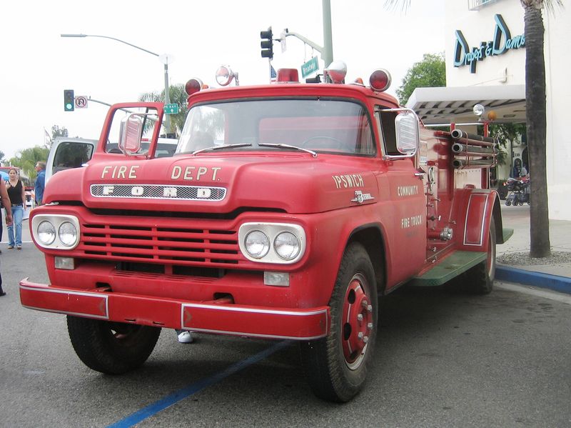 File:1959 Ford F-600 Fire Truck Ipswich, SD.jpg