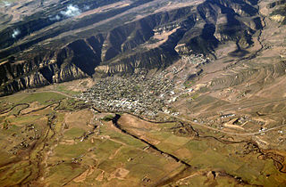 <span class="mw-page-title-main">Meeker, Colorado</span> Town in and county seat of Rio Blanco County, Colorado, United States