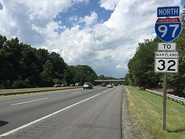 View north along I-97 in Crownsville between US 50/US 301 and MD 178