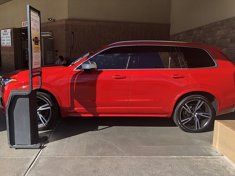 File:2019 Volvo XC 90 7 seater sideview.jpg