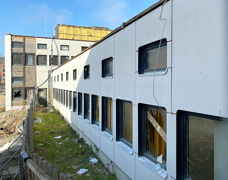 File:Abriss Schule Glückstädter Weg in Hamburg-Lurup (4).JPG