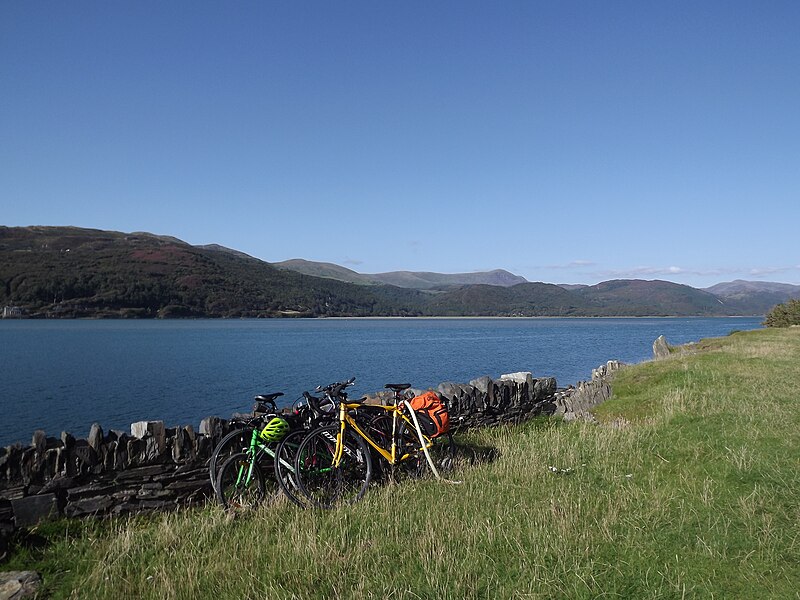 File:Afon Mawddach estuary - geograph.org.uk - 4713531.jpg