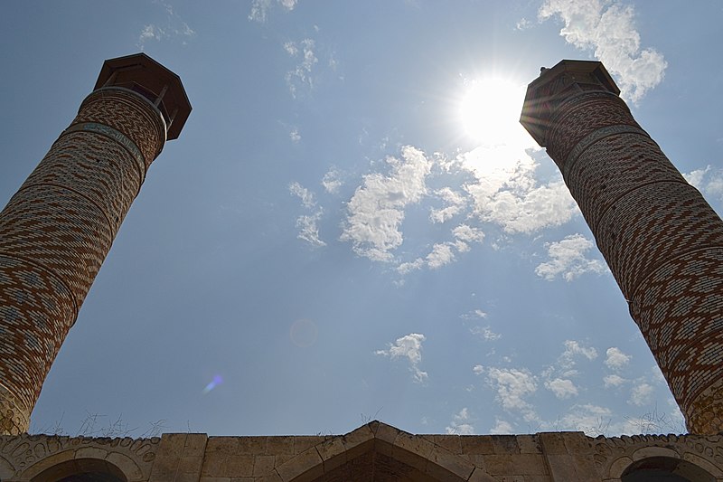 File:Agdam mosque minarets.jpg