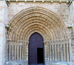 Aguilar de Campoo - Colegiata de San Miguel Arcángel 5.jpg