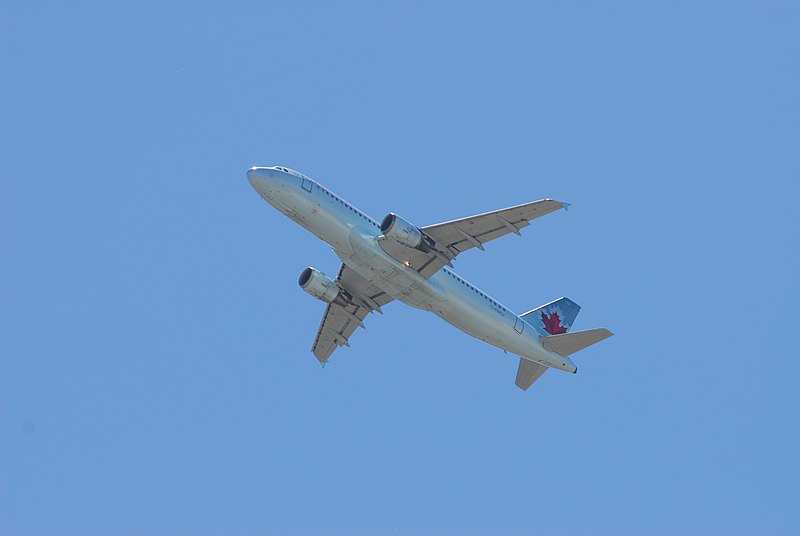 File:Air Canada Airbus A320-211 C-FMSX 232 (7730663272).jpg