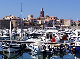 Uitzicht op de oude stad van Alghero