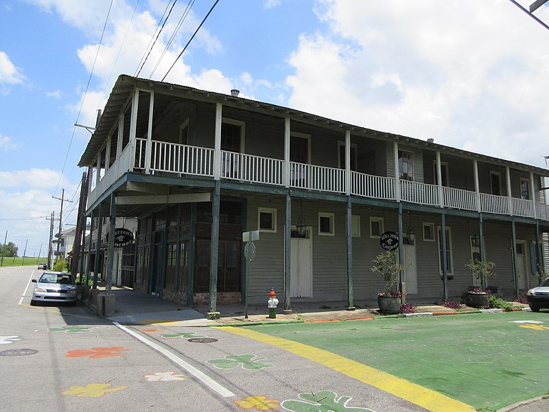 File:Algiers Point New Orleans June 2016 along Patterson 01.jpg