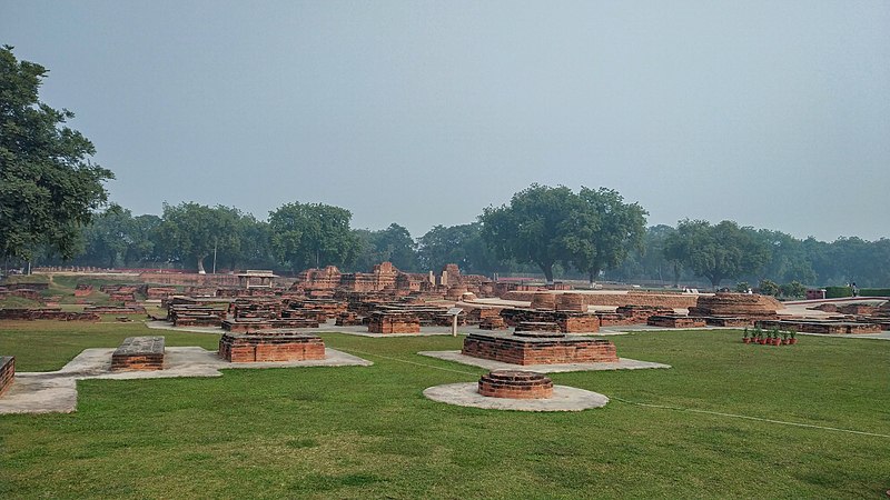File:Ancient Buddhist Site, Sarnath, Varanasi, Uttar Pradesh 01.jpg
