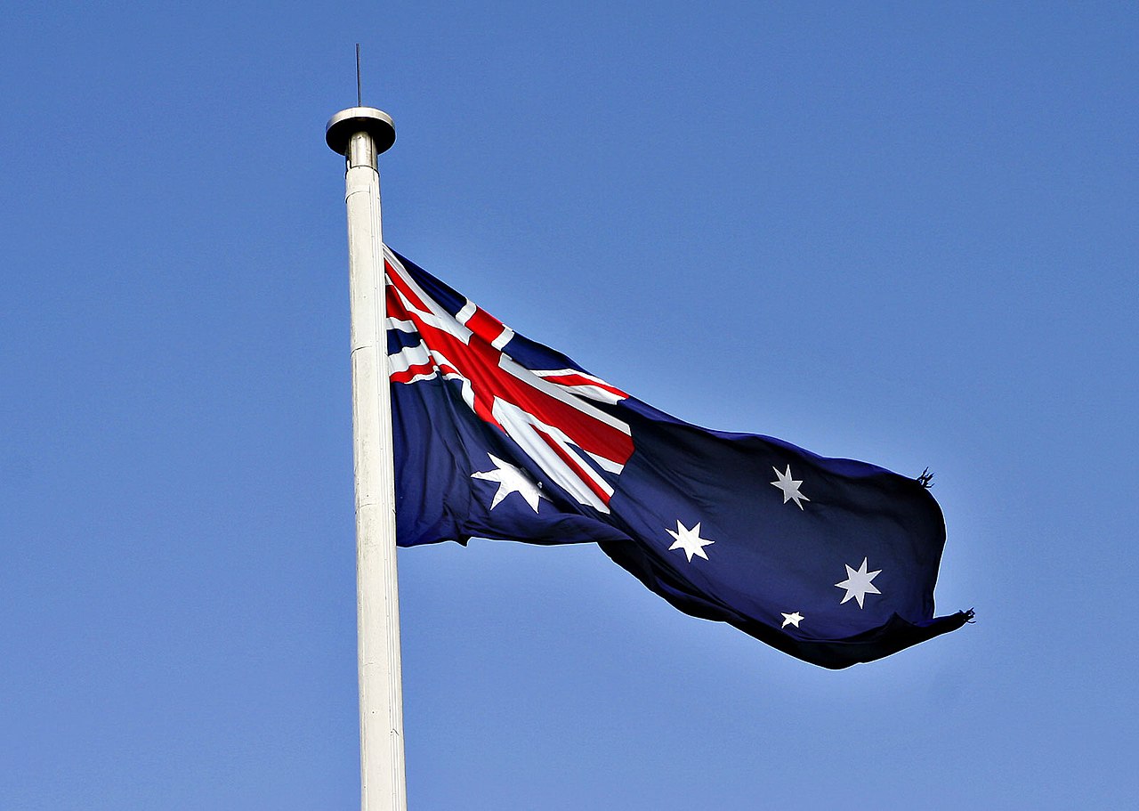 kontanter ærme kompromis File:Australian flag fullmast.jpg - Wikimedia Commons