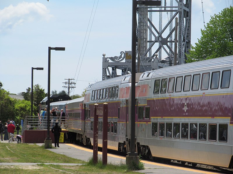 File:BTC-4A coaches on the CapeFLYER.JPG