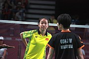 Deutsch: Badminton bei den Olympischen Jugendspielen 2018; Tag 4, 10. Oktober 2018; Viertelfinale Mädchen: Vu Thi Anh Thu (Vietnam) - Goh Jin Wei (Malaysia) 12-21, 9-21 26′ English: Badminton at the 2018 Summer Youth Olympics at 10 October 2018 – Girls Quarterfinal: Vu Thi Anh Thu (Vietnam) vs Goh Jin Wei (Malaysia) 12-21, 9-21 26′