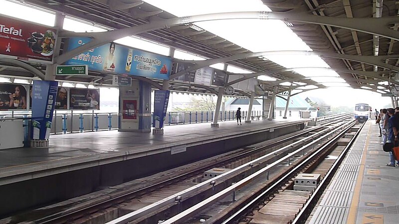 File:Bangkok Skytrain P1110323.JPG