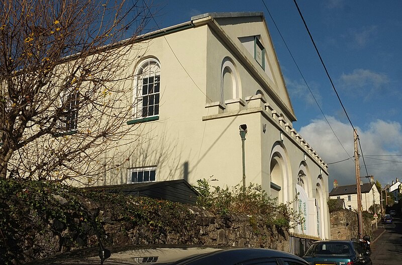 File:Baptist Church, Bovey Tracey (geograph 7029122).jpg