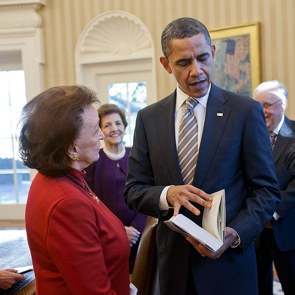 File:Barack Obama meets with former Chief of Protocol Selwa Roosevelt crop.jpg