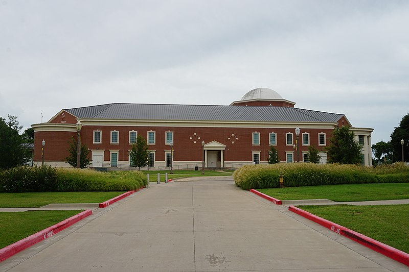 File:Baylor University June 2016 56 (Mayborn Museum Complex).jpg