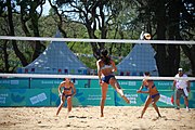 Deutsch: Beachvolleyball bei den Olympischen Jugendspielen 2018; Tag 8, 14. Oktober 2018; Mädchen, Achtelfinale – Mexiko-China 0:2 (15–21/16–21) English: Beach volleyball at the 2018 Summer Youth Olympics at 14 October 2018 – Girls Round of 16 – Mexico-China 0:2 (15–21/16–21)