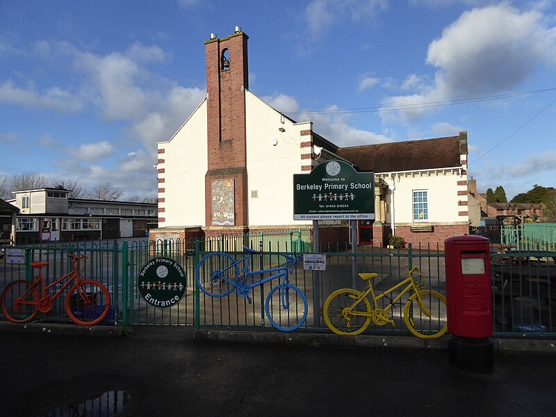 File:Berkeley Primary School - geograph.org.uk - 5642957.jpg