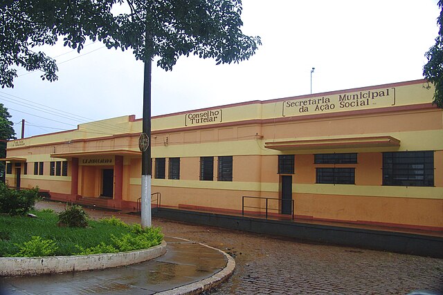 Estação Ferroviária de Bernardino de Campos, atualmente abriga as Secretarias municipais