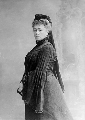 Bertha von Suttner: nobre, escritora, pacifista e compositora de música austro-húngara. Recebeu o Nobel da Paz em 1905.