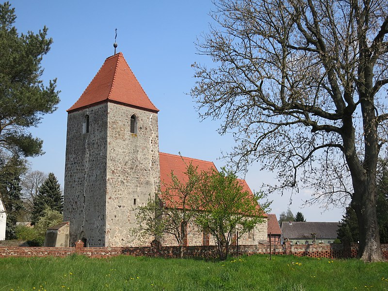 File:BoberowDorfkircheSW.jpg