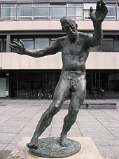 Dionysos Statue