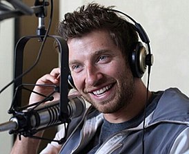 Brett Eldredge 2014-04-16 22-26.jpg