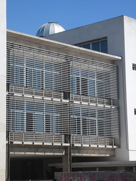 File:Cúpula del Observatorio del IPA desde la calle Venezuela.JPG