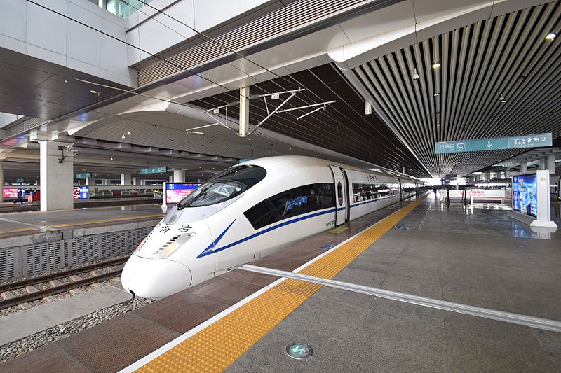 Datei:CRH3C-3060 EMU at Guangzhou South Railway Station.jpg