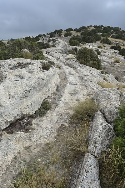 File:Camino carretero en Castellar de Meca 12.jpg