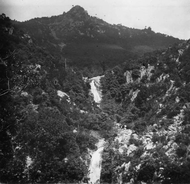 File:Cascades de Gualba (cropped).jpeg