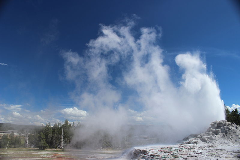 File:Castle Geyser 17.JPG