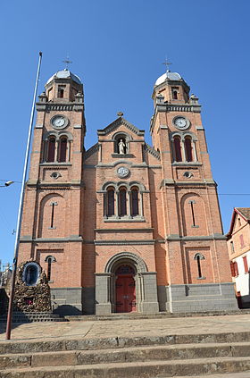 Fachada de la Catedral del Santo Nombre de Jesús.