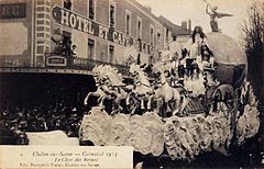 Char des Reines du Carnaval de Chalon-sur-Saône 1913 - 2.jpg