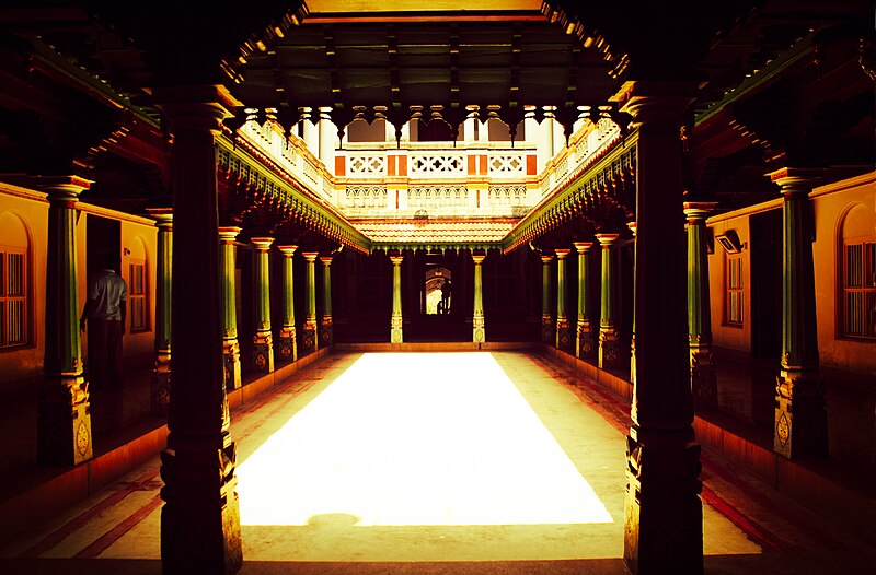 File:Chettinad palace in Karaikudi.jpg