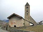 La chiesa della Madeleine, con il suo campanile romanico e la bella facciata dipinta.