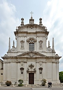 Chiesa di San Faustino a Brescia facciata.jpg