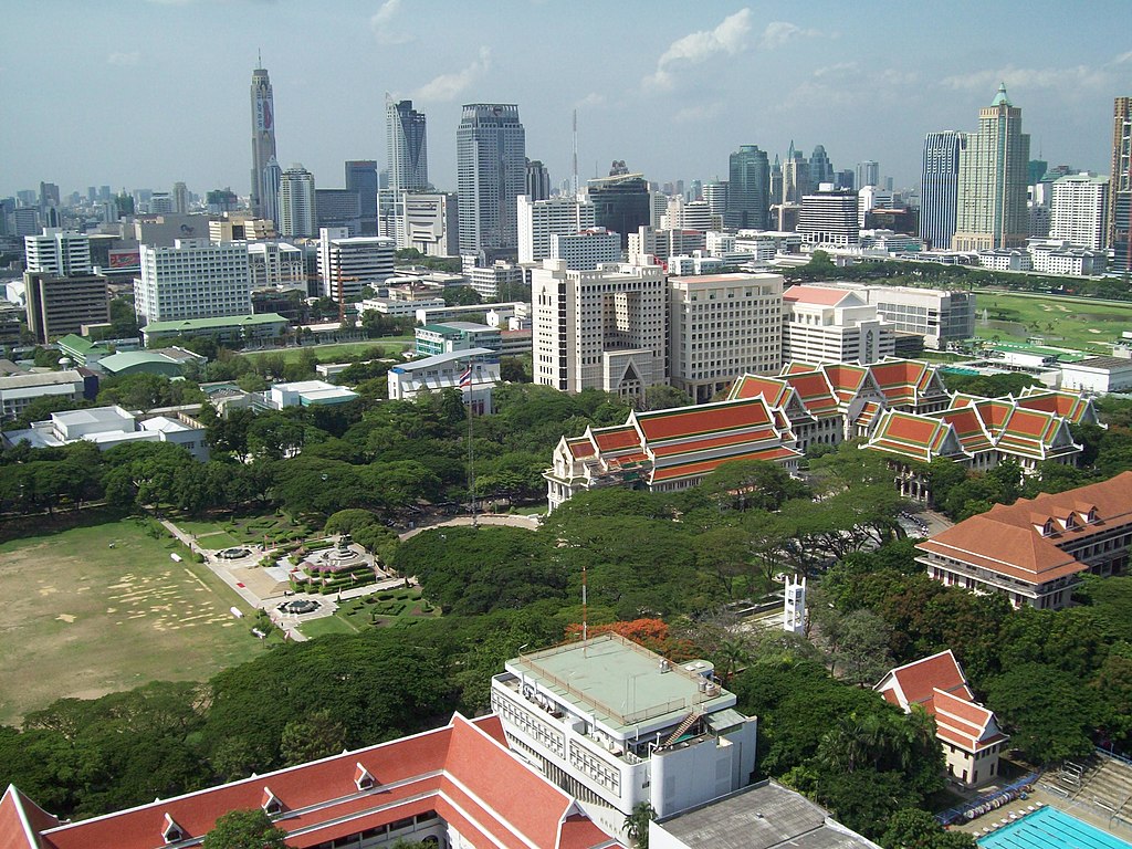 Vue sur l'université Chulalongkorn de Bangkok depuis l'auditorium.