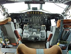 Кабина пилотов NOAA 42