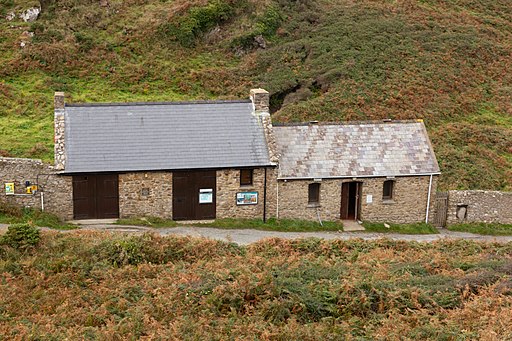 Cottages on Deer Park Wall, Martins Haven (MGK28314)