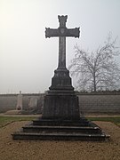 Croix du cimetière de Birieux.