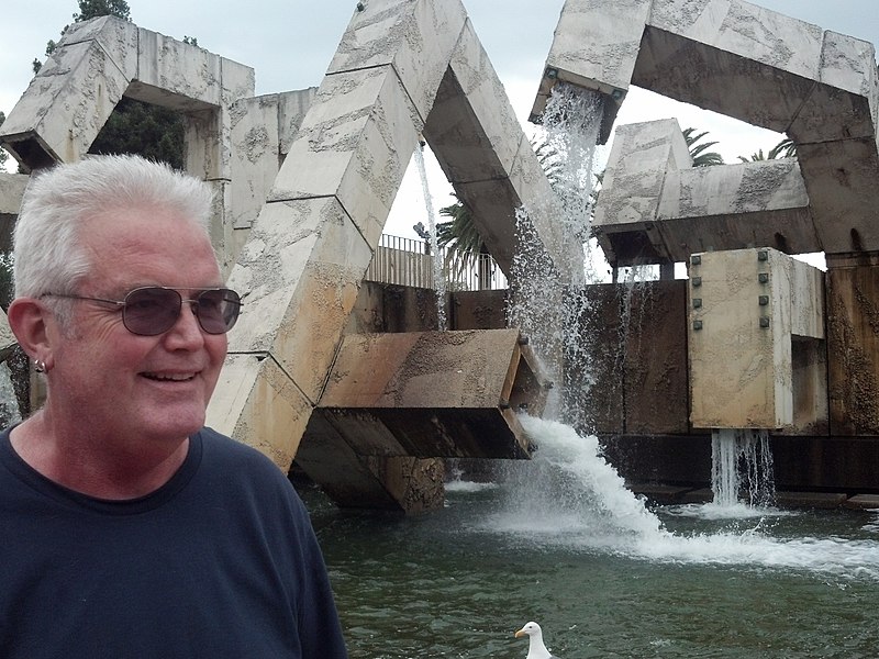 File:Cullen328 at Vaillancourt Fountain.jpg