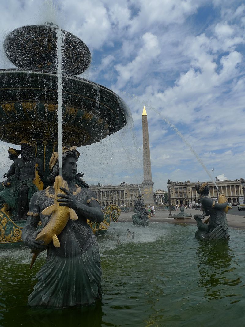 Détail de fontaine et obélisque, place de la Concorde (PARIS,FR75).jpg