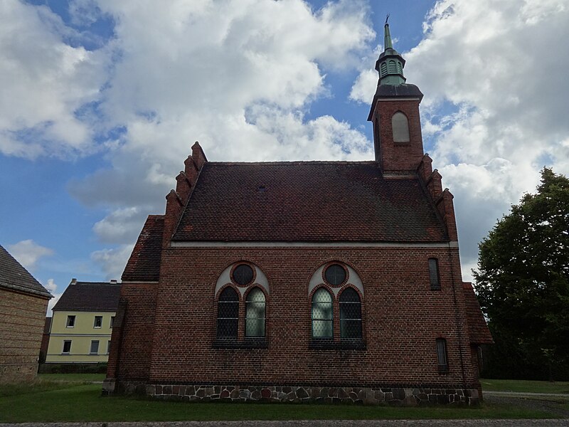 File:Dorfkirche Lühsdorf Nordansicht.jpg