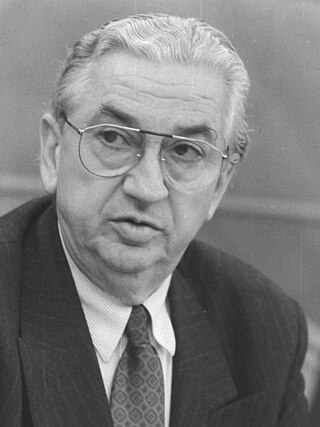 <span class="mw-page-title-main">Dragan Tomić</span> Serbian politician (1935–2022)