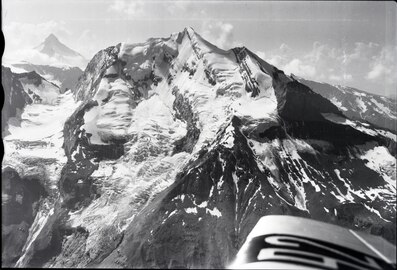 old photo of Doldenhorn with glaciers in year 1929