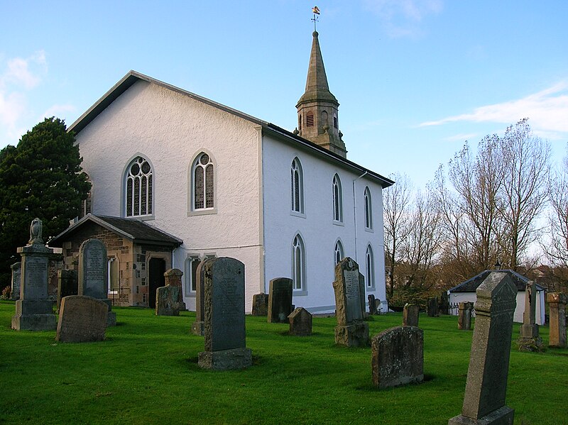 File:Eaglesham Church and cemetery.JPG