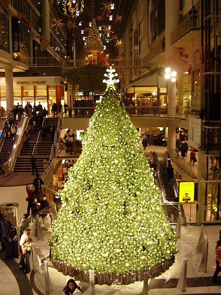 450px-Eaton_Centre_Christmas_Tree.JPG