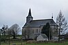 Sint-Pieterskerk van Mohiville, met uitzondering van sacristie en orgel (M) Geheel van de kerk, oud kerkhof, eeuwenoude lindeboom en omgeving (S)