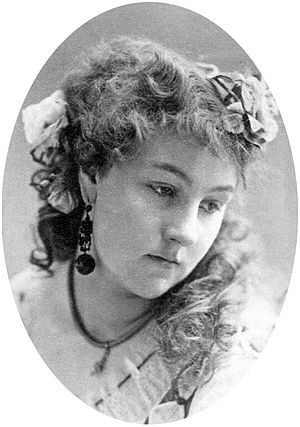 Fanny-Davenport-1905.jpg